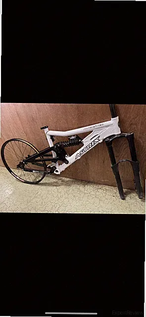 ASTRIX HUCKSTER Downhill / Freeride Bike frame Size Medium. Marzocchi 66 Used