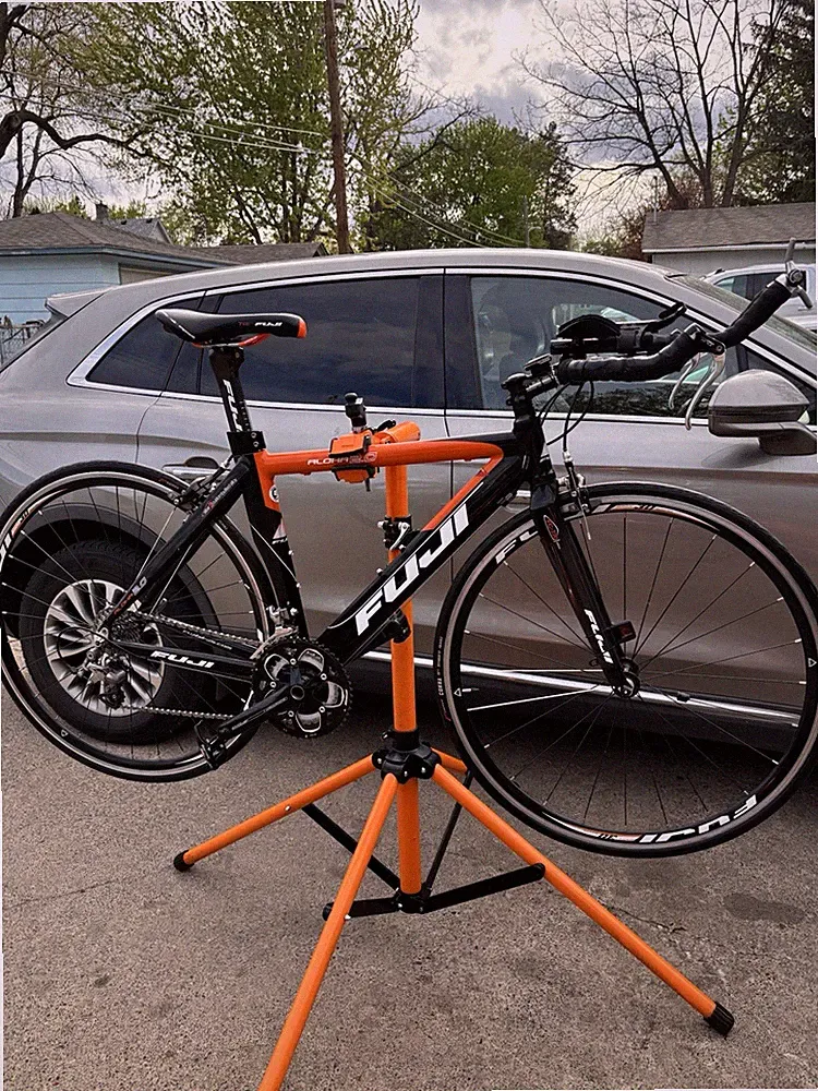 Fuji Aloha 2.0 triathlon bike.